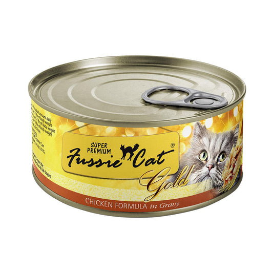 Single gold can of Fussie Cat Super Premium Chicken Formula in Gravy wet cat food