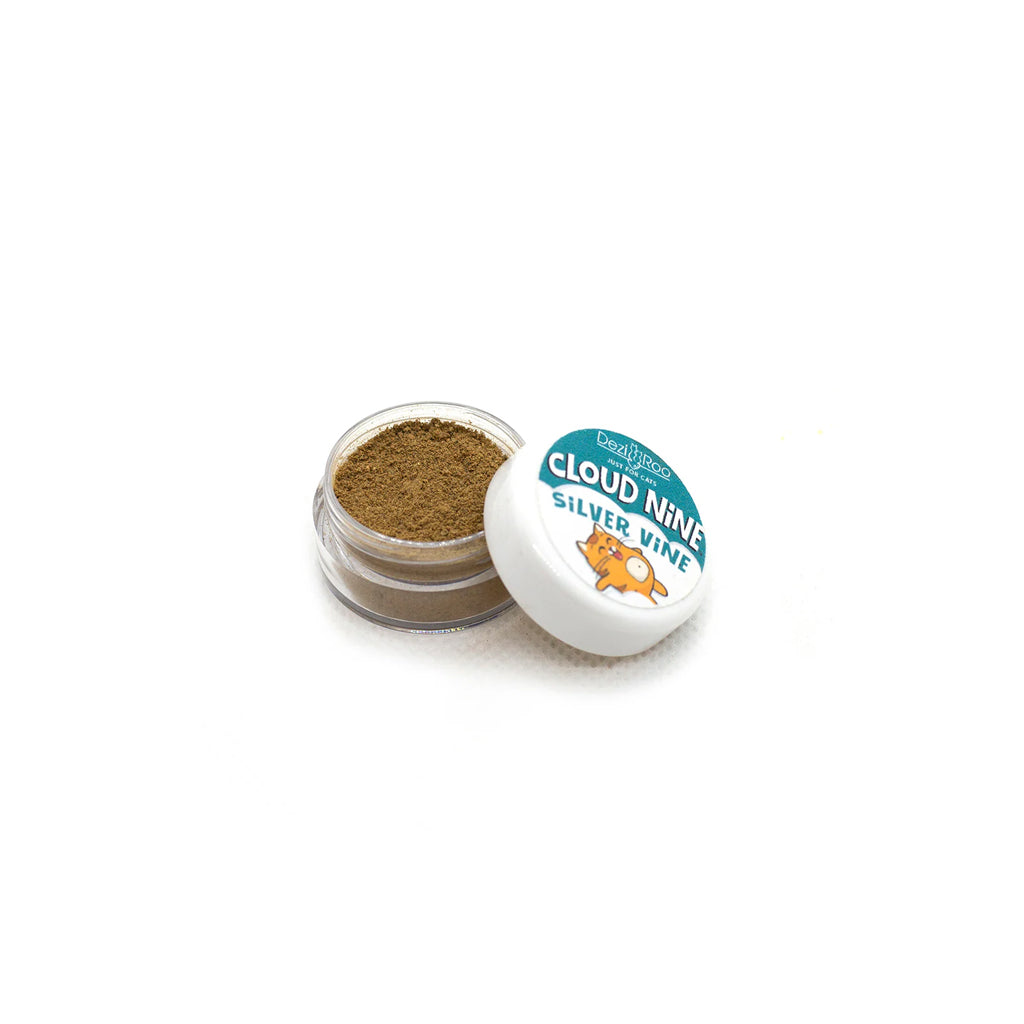 Open jar of Dezi & Roo Cloud Nine silvervine powder beside its white labeled lid.