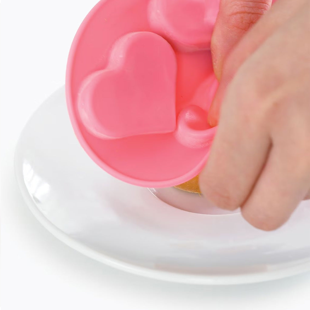 Heart Shaped Silicone Ice Tray frozen treat. 